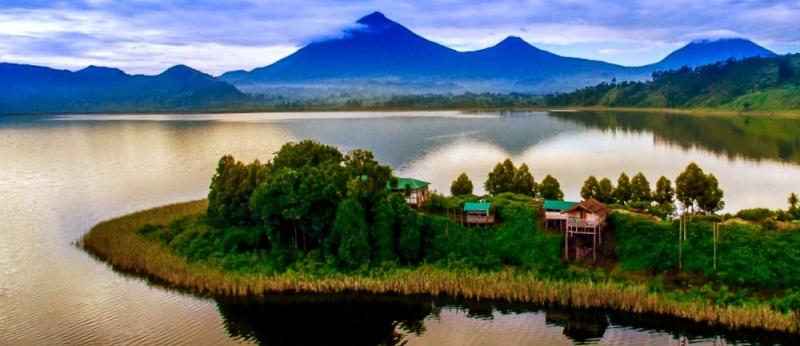 Mutanda Lake Resort on a Peninsula - Lake Mutanda